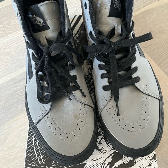 Vans - Picture 3 of 3